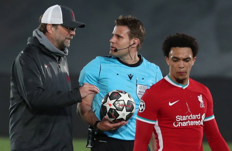 iG赛后群访 TheShy：第一局我后期犯了很大失误 输了比赛很抱歉