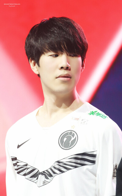 牛牛“抢庄”逻辑：深度计算在不同底注下，几倍抢庄才是期望值最高的操作？（牛牛抢庄策略：不同底注下哪种抢倍能最大化期望收益？）