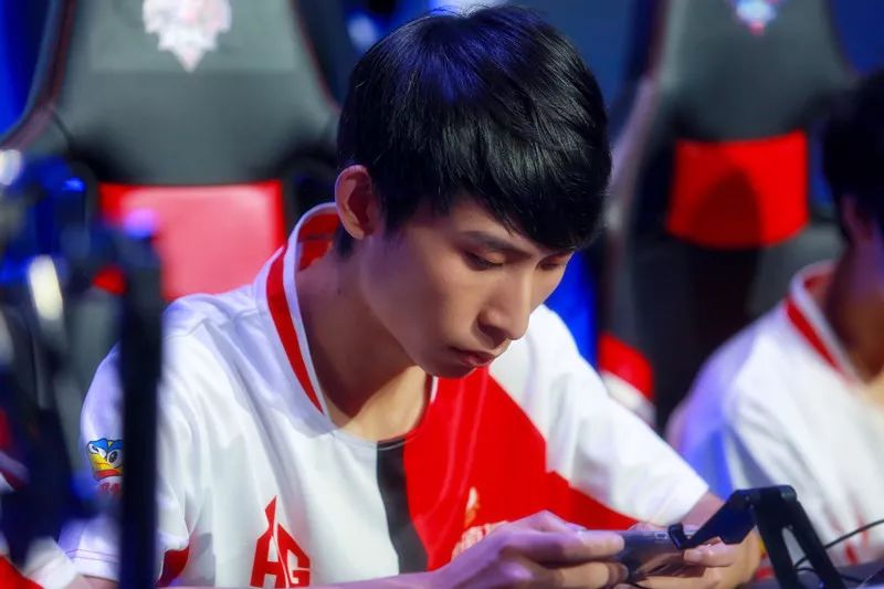 RA俱乐部官方：辅助王天赐福（ID：Feather）即日起离队